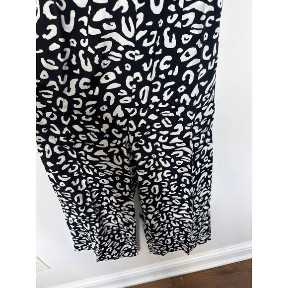 ModCloth Bold Notion Black White Cropped Jumpsuit Leopard Women's Size 00 NWT - Picture 4 of 9